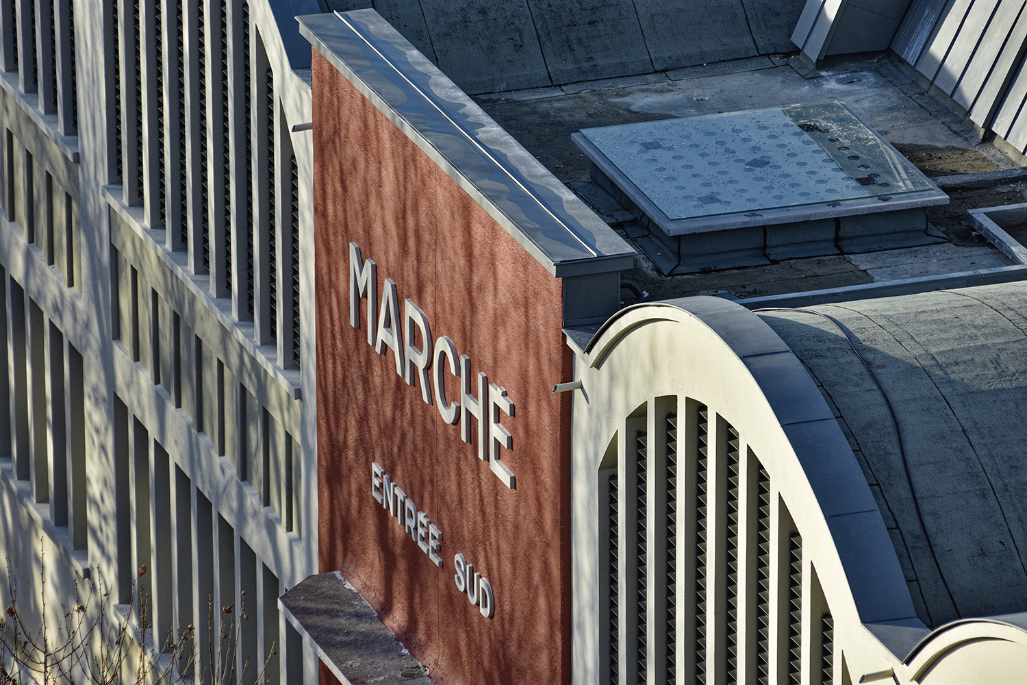March&eacute; couvert de Villefranche sur Sa&ocirc;ne