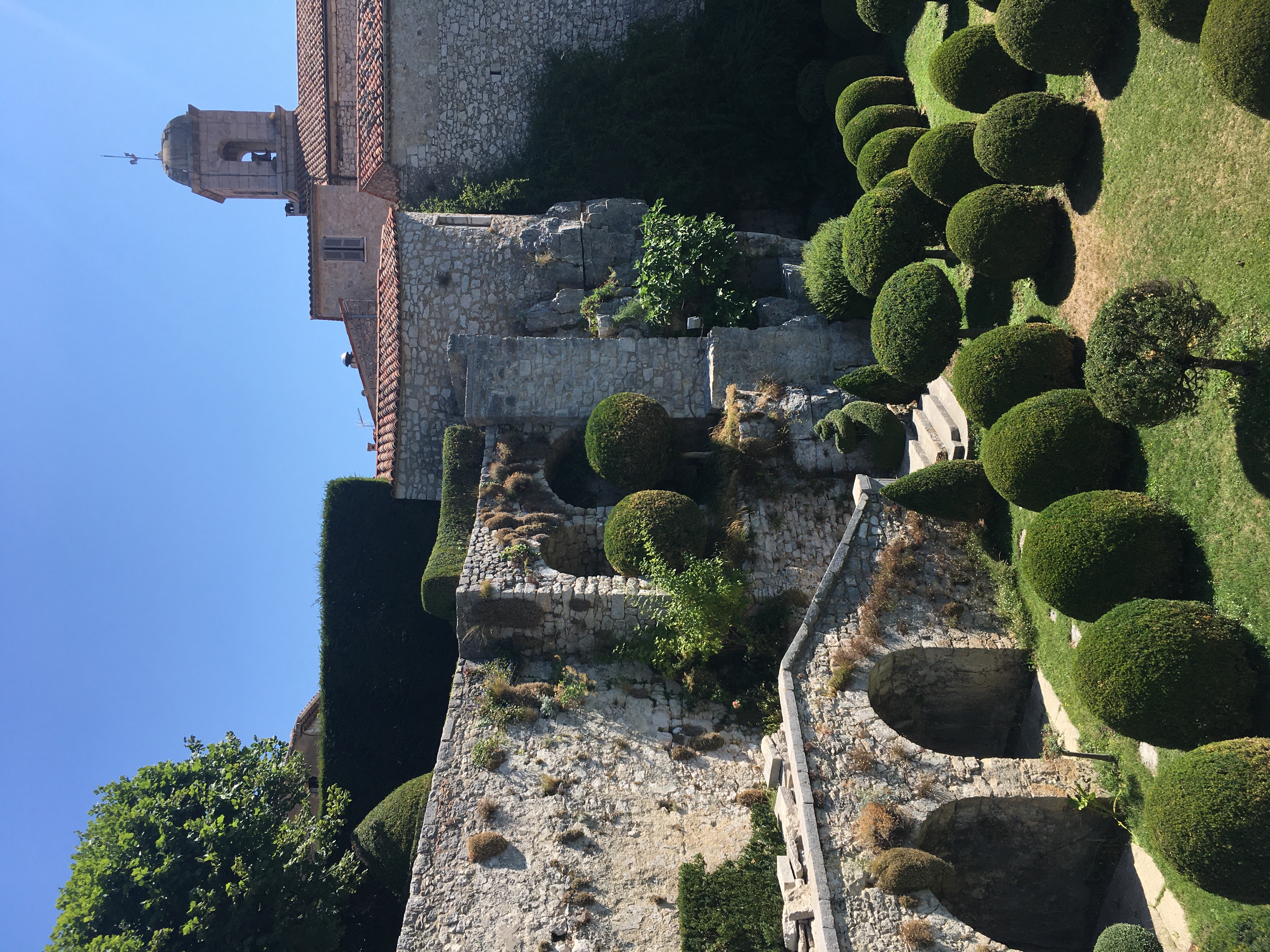 Gourdon - Château de Gourdon (06) Jardin 